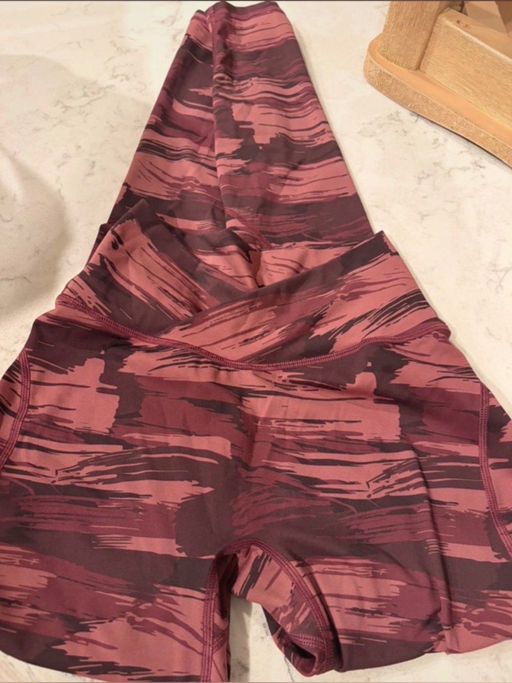 Alphalete High-Waist Leggings in Dusty Rose and Plum Brushstroke